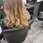 La imagen 4 de la Empresa ALAMEDA PELUQUEROS CMO MORATALAZ Productos y Servicios de Cuidado Personal en Madrid M