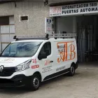 La imagen 5 de la Empresa AUTOMATIZACIÓN TRES BÁEZ - PUERTAS AUTOMÁTICAS Puertas y Ventanas en Las Palmas de Gran Canaria GC