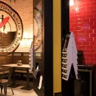 La imagen 6 de la Empresa CARL'S JR Restaurantes Americanos en Madrid M