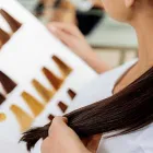 La imagen 22 de la Empresa CAROSSA ESTÉTICA & PELUQUERÍA UNISEX Salones de Belleza en Torremolinos MA