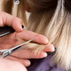 La imagen 26 de la Empresa CAROSSA ESTÉTICA & PELUQUERÍA UNISEX Salones de Belleza en Torremolinos MA