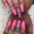 La imagen 1 de la Empresa CENTRO DE UÑAS, ESTÉTICA Y MÁS Salones de Belleza en Madrid M
