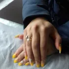 La imagen 14 de la Empresa CENTRO DE UÑAS, ESTÉTICA Y MÁS Salones de Belleza en Madrid M