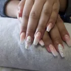 La imagen 19 de la Empresa CENTRO DE UÑAS, ESTÉTICA Y MÁS Salones de Belleza en Madrid M