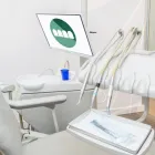La imagen 2 de la Empresa CLINICA DENTAL VENEER'S Salud y Medicina en Barcelona B