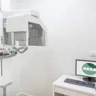 La imagen 5 de la Empresa CLINICA DENTAL VENEER'S Salud y Medicina en Barcelona B