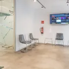 La imagen 7 de la Empresa CLINICA DENTAL VENEER'S Salud y Medicina en Barcelona B