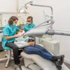 La imagen 11 de la Empresa CLINICA DENTAL VENEER'S Salud y Medicina en Barcelona B
