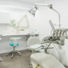 La imagen 16 de la Empresa CLINICA DENTAL VENEER'S Salud y Medicina en Barcelona B