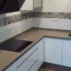 La imagen 13 de la Empresa COCINAS Y CARPINTERÍA YORYE Servicios Profesionales y de Negocios en Badajoz BA