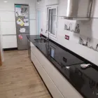 La imagen 23 de la Empresa COCINAS Y CARPINTERÍA YORYE Servicios Profesionales y de Negocios en Badajoz BA