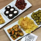La imagen 42 de la Empresa ENRIQUE TOMÁS JAMON-TAPAS-VINO Tiendas y Productores de Alimentos en Madrid M