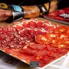 La imagen 51 de la Empresa ENRIQUE TOMÁS JAMON-TAPAS-VINO Tiendas y Productores de Alimentos en Madrid M