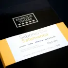 La imagen 36 de la Empresa ENRIQUE TOMÁS JAMON-TAPAS-VINO Tiendas y Productores de Alimentos en Santa Coloma de Gramenet B