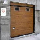 La imagen 2 de la Empresa ENSYCO PUERTAS DE GARAJE S.L. Puertas y Ventanas en Las Palmas de Gran Canaria GC