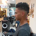 La imagen 3 de la Empresa FAISVEL BARBERÍA Y PELUQUERÍA MIXTA Productos y Servicios de Cuidado Personal en Donostia-San Sebastián SS
