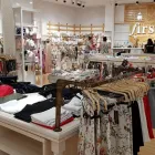 La imagen 17 de la Empresa FIRST YOU, MODA Y COMPLEMENTOS Tienda de Ropa en Torremolinos MA