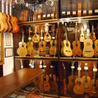 La imagen 4 de la Empresa GUITARRAS MANZANERO Instrumentos y Librerias Musicales en Madrid M