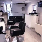 La imagen 4 de la Empresa HOMBRE ACTUAL Peluquerias De Caballeros en Madrid M