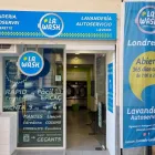 La imagen 1 de la Empresa LAVANDERÍA AUTOSERVICIO LA WASH LONDRES 81 BCN Servicios Profesionales y de Negocios en Barcelona B