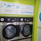 La imagen 22 de la Empresa LAVANDERÍA AUTOSERVICIO LA WASH LONDRES 81 BCN Servicios Profesionales y de Negocios en Barcelona B