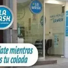 La imagen 38 de la Empresa LAVANDERÍA AUTOSERVICIO LA WASH LONDRES 81 BCN Servicios Profesionales y de Negocios en Barcelona B