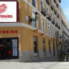 La imagen 1 de la Empresa MADRID SOUVENIRS Regalos: Establecimientos en Madrid M