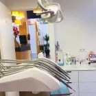 La imagen 6 de la Empresa NE DENTAL Salud y Medicina en Barcelona B