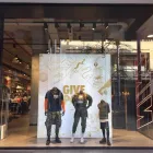 La imagen 2 de la Empresa NIKE STORE BARCELONA - LA MAQUINISTA Zapaterías en Barcelona B