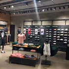 La imagen 5 de la Empresa NIKE STORE BARCELONA - LA MAQUINISTA Zapaterías en Barcelona B