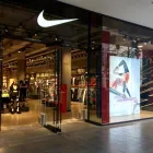 La imagen 11 de la Empresa NIKE STORE BARCELONA - LA MAQUINISTA Zapaterías en Barcelona B