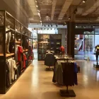 La imagen 17 de la Empresa NIKE STORE BARCELONA - LA MAQUINISTA Zapaterías en Barcelona B
