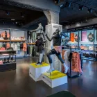 La imagen 12 de la Empresa NIKE STORE GRAN VIA Zapaterías en Madrid M