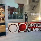 La imagen 2 de la Empresa ÓPTICA ALMERÍA EL EJIDO Salud y Medicina en El Ejido AL