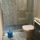 La imagen 15 de la Empresa PALAZUELO FONTANERO Inmobiliaria y Reformas en Madrid M