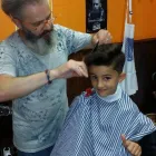 La imagen 3 de la Empresa PELUQUERIA JOSE RAMON Tienda de Suministros para Peluquería en Gijón O