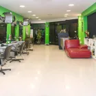 La imagen 11 de la Empresa PELUQUERIA NATURAL MARICRUZ Productos y Servicios de Cuidado Personal en Madrid M