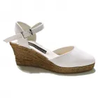 La imagen 23 de la Empresa PEQUEÑA HUELLA Zapaterías en Madrid M