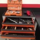 La imagen 2 de la Empresa PIT LANE BOXES ALQUILER DE BOXES PARA EL BRICOLAGE DEL AUTOMOVIL Talleres Mecánicos en Torrejón de Ardoz M