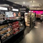 La imagen 4 de la Empresa SEPHORA FLAGSHIP SOL Productos y Servicios de Cuidado Personal en Madrid M