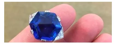 La imagen 13 de la Empresa AKILES DIAMOND Joyería y Bisutería en Madrid M