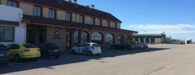 La imagen 1 de la Empresa ÁREA DE SERVICIO LOS CERRILLOS Industrias y Agricultura en Peraleda de la Mata CC