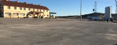 La imagen 8 de la Empresa ÁREA DE SERVICIO LOS CERRILLOS Industrias y Agricultura en Peraleda de la Mata CC
