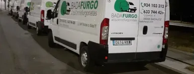 La imagen 14 de la Empresa BADAFURGO ALQUILER DE FURGONETAS Concesionarios y Alquiler de Camiones en Badajoz BA