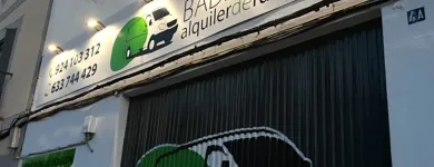 La imagen 35 de la Empresa BADAFURGO ALQUILER DE FURGONETAS Concesionarios y Alquiler de Camiones en Badajoz BA