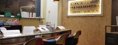 La imagen 1 de la Empresa BLOSSOM ESTETICA Y UÑAS (ARTURO SORIA) Pedicura en Madrid M