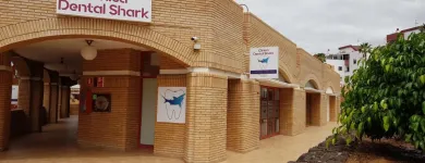 La imagen 4 de la Empresa CLÍNICA DENTAL SHARK Salud y Medicina en Adeje TF
