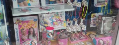 La imagen 3 de la Empresa DE COLORES Regalos: Establecimientos en Madrid M