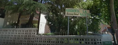 La imagen 2 de la Empresa DENTAL VARAS Residencias y Servicios para Mayores en Pozuelo de Alarcón M