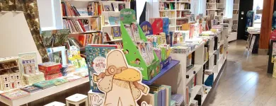 La imagen 1 de la Empresa EN UN BOSQUE DE HOJAS Librerías, Editoriales y Prensa en Valladolid VA